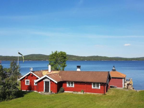 A Cottage! Spa sauna and boat is extra see info